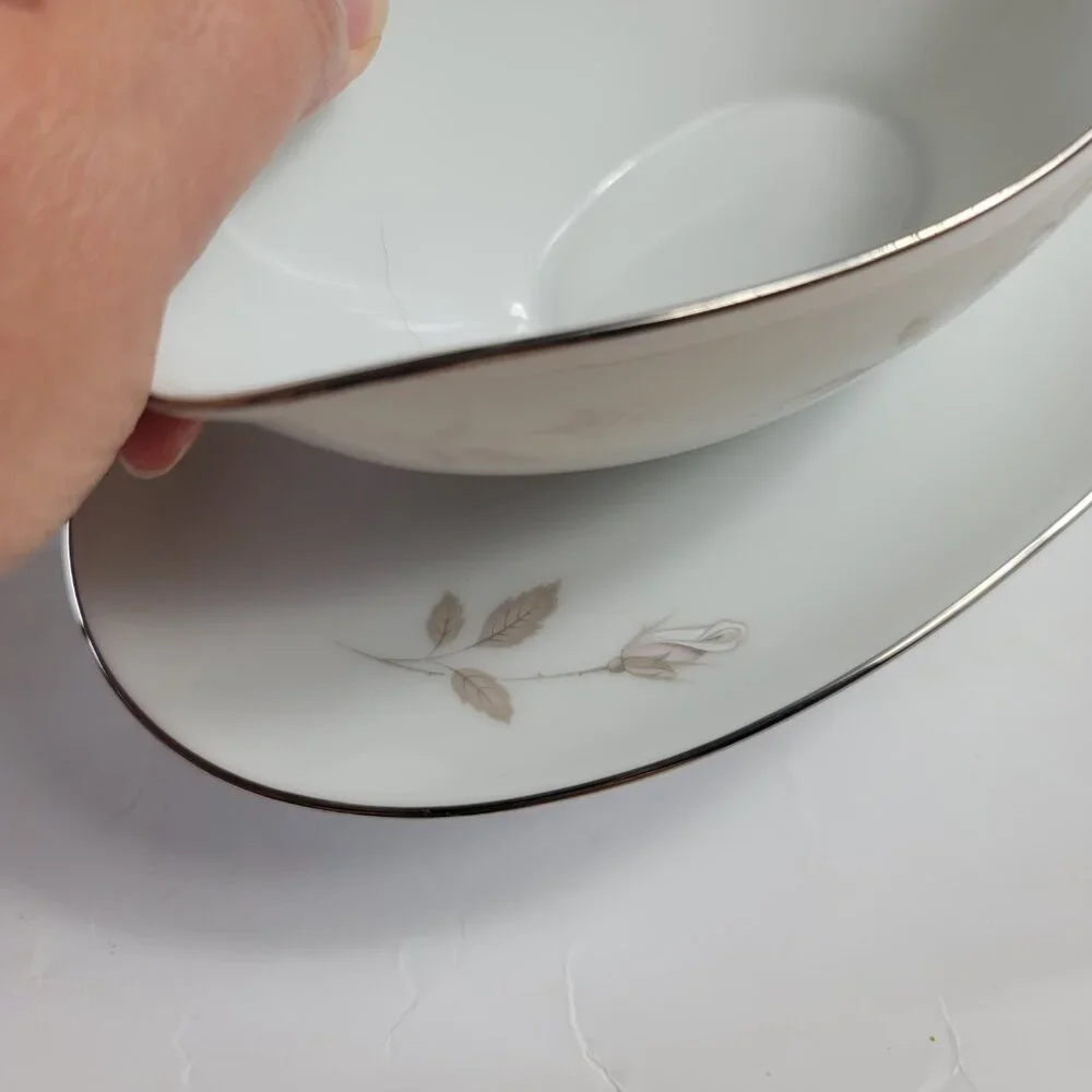 Noritake Sweet Talk Gravy Boat with Underplate White with Pink & White Roses